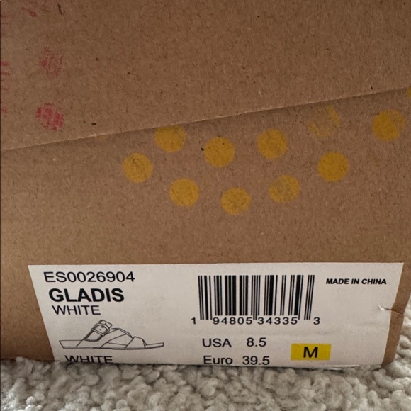 BRAND NEW! Euro Soft “Gladis” White Women's White Sandals - Picture 7 of 7